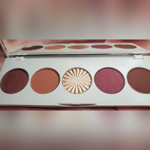 5/75$ Ofra cosmetics - signature symphony eyeshadow palette - Picture 2 of 8